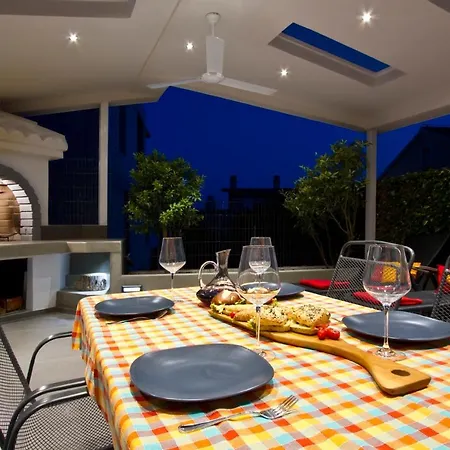 Luxury With Roofed Patio Near & Center Apartment