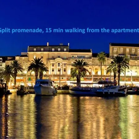 Luxury With Roofed Patio Near & Center Apartment Split
