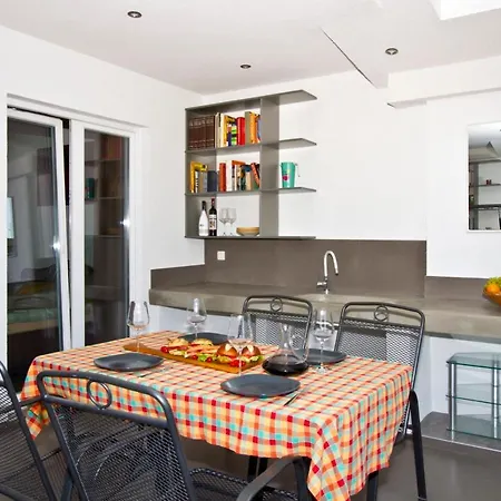 Luxury With Roofed Patio Near & Center Apartment